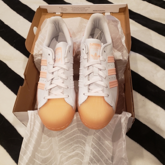 ⭐ADIDAS SUPERSTAR WHITE CORAL CLASSIC SNEAKER NEW⭐ - Picture 9 of 11